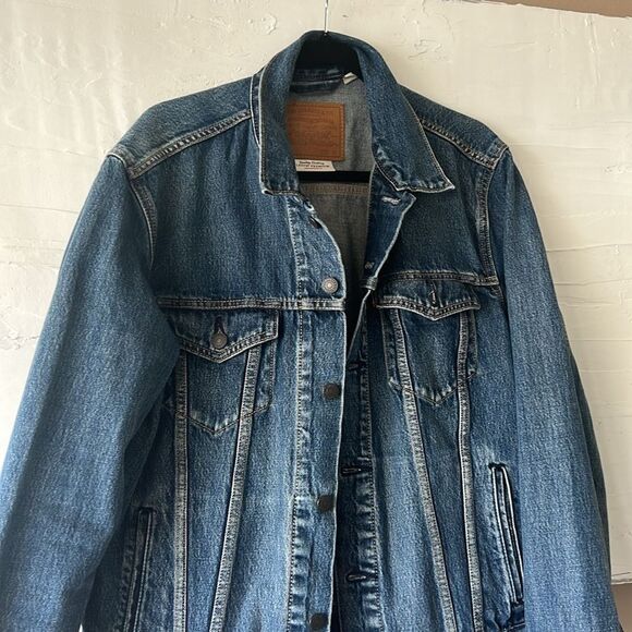 Levi's Men’s Original Denim Trucker Jean Jacket size Medium MSRP $150 worn once - Picture 3 of 8